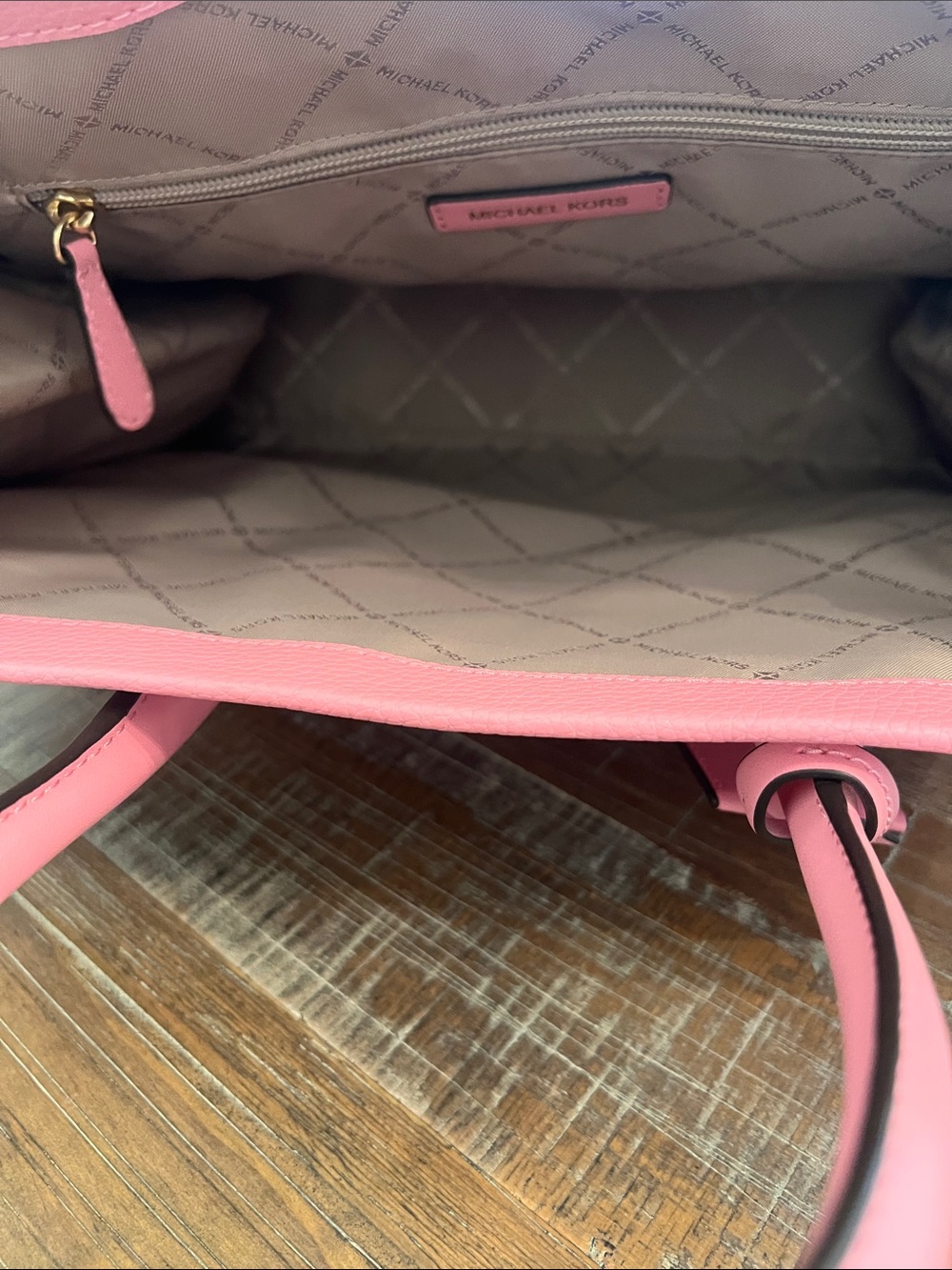 MICHAEL KORS Mirella Pebbled Pink Leather Tote with MK Charm - Picture 6 of 10